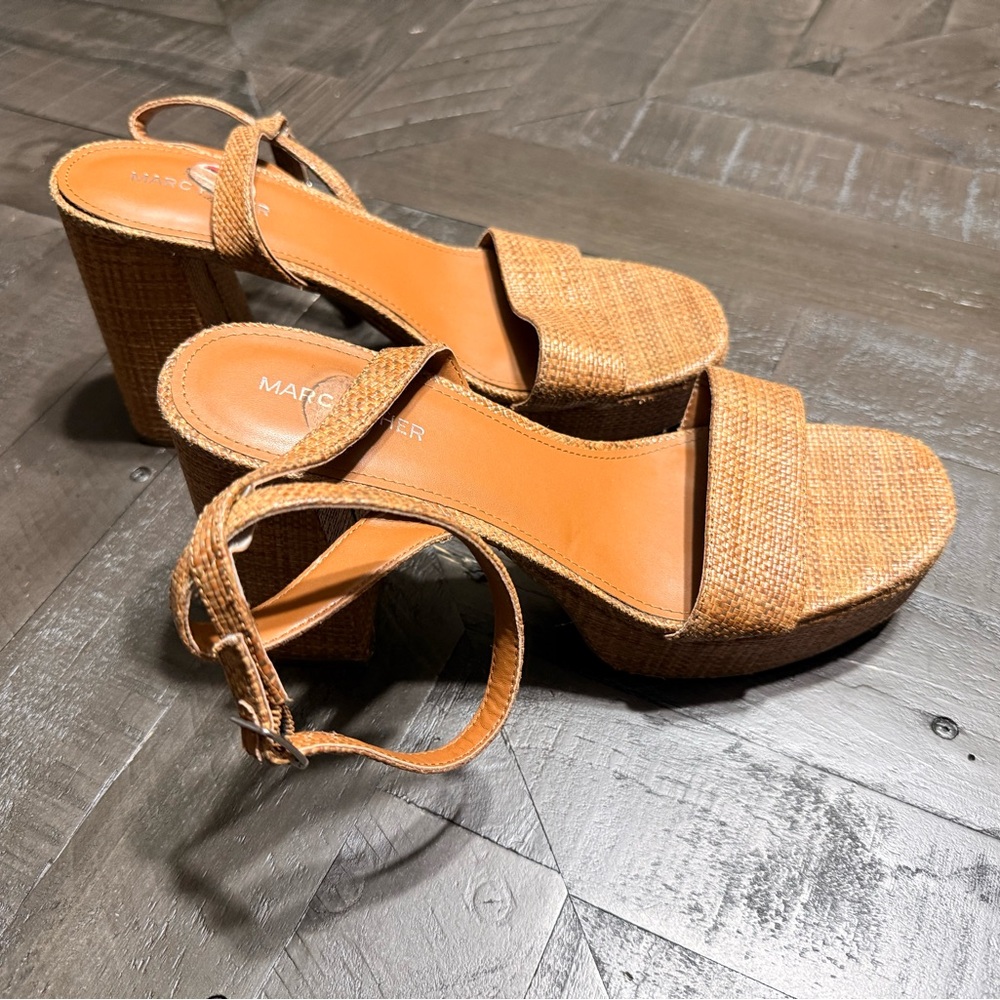 Marc Fisher Sadel Strappy Block Heel Sandals W10 - Picture 2 of 6